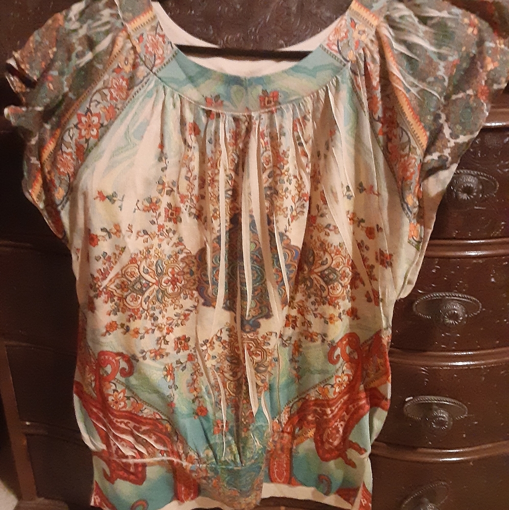Flutter sleeve top